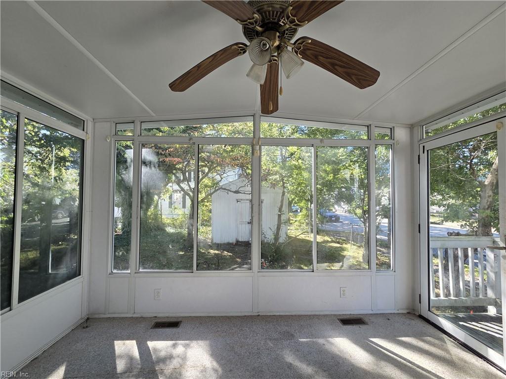 900 E Pembroke Ave Property Photo 38