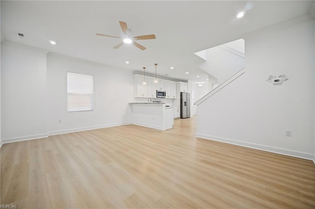 2144 Oregon Ave Property Photo 5