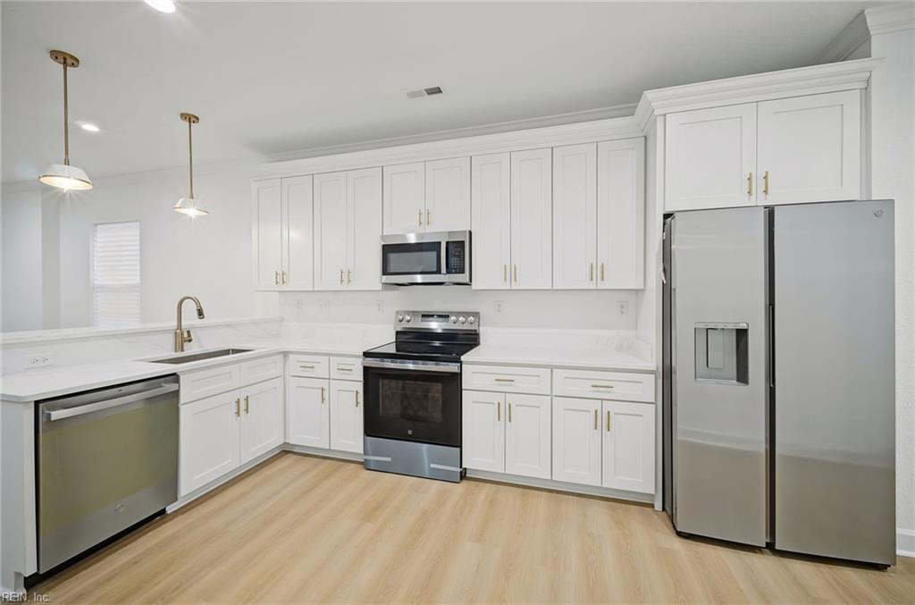 2144 Oregon Ave Property Photo 8