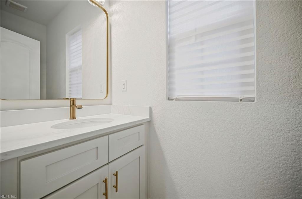 2144 Oregon Ave Property Photo 10