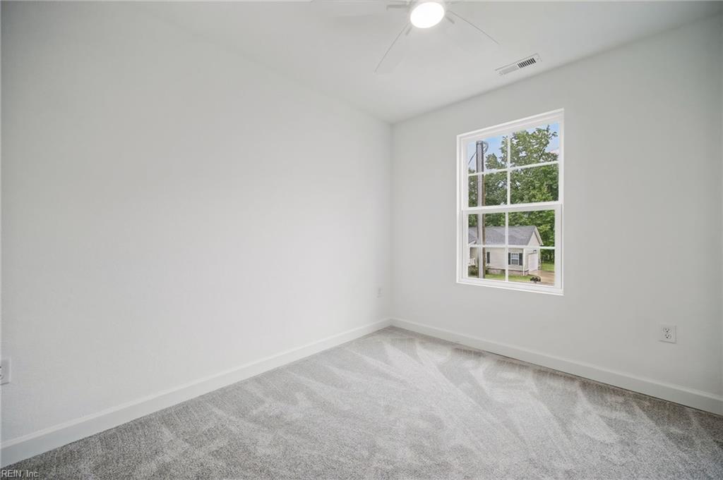 2144 Oregon Ave Property Photo 28
