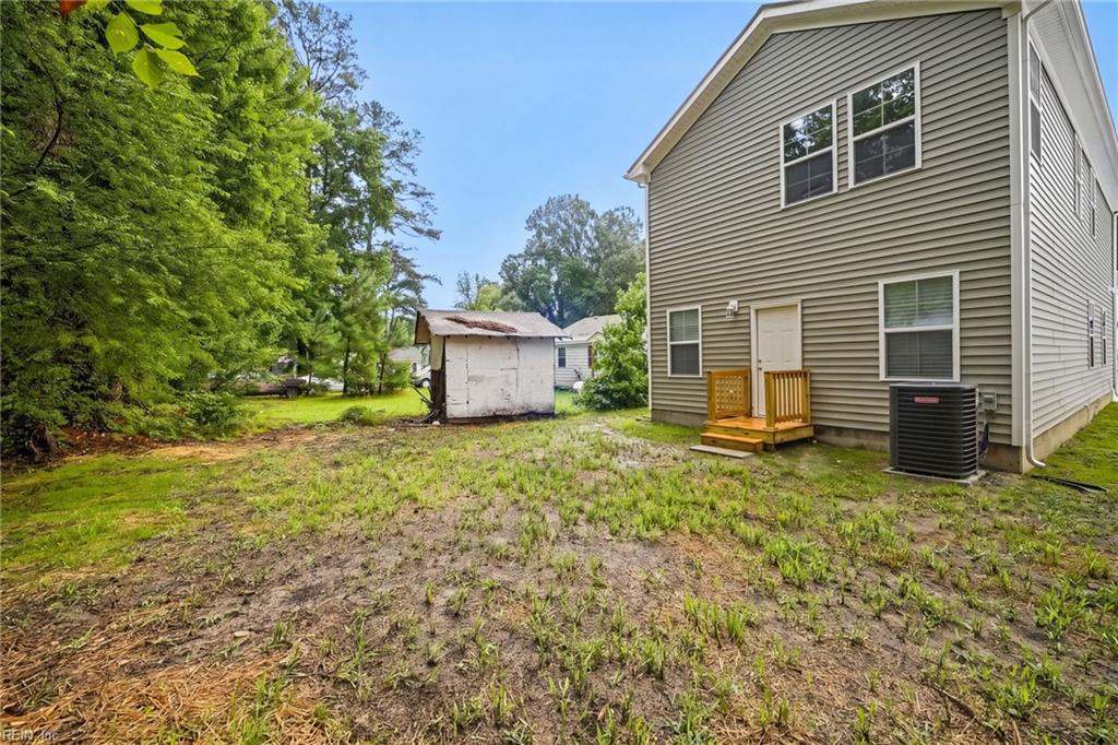 2144 Oregon Ave Property Photo 35