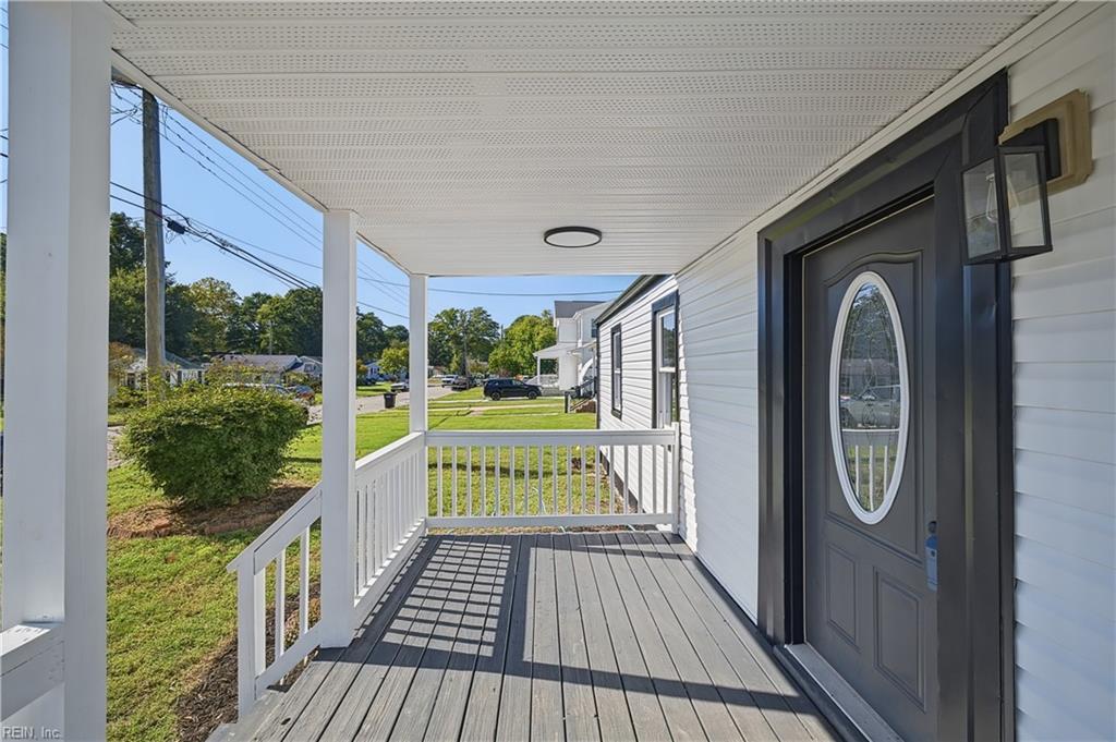 4004 Clifford St Property Photo 4