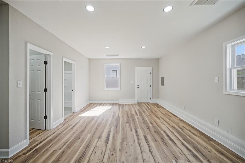 4004 Clifford St Property Photo 21
