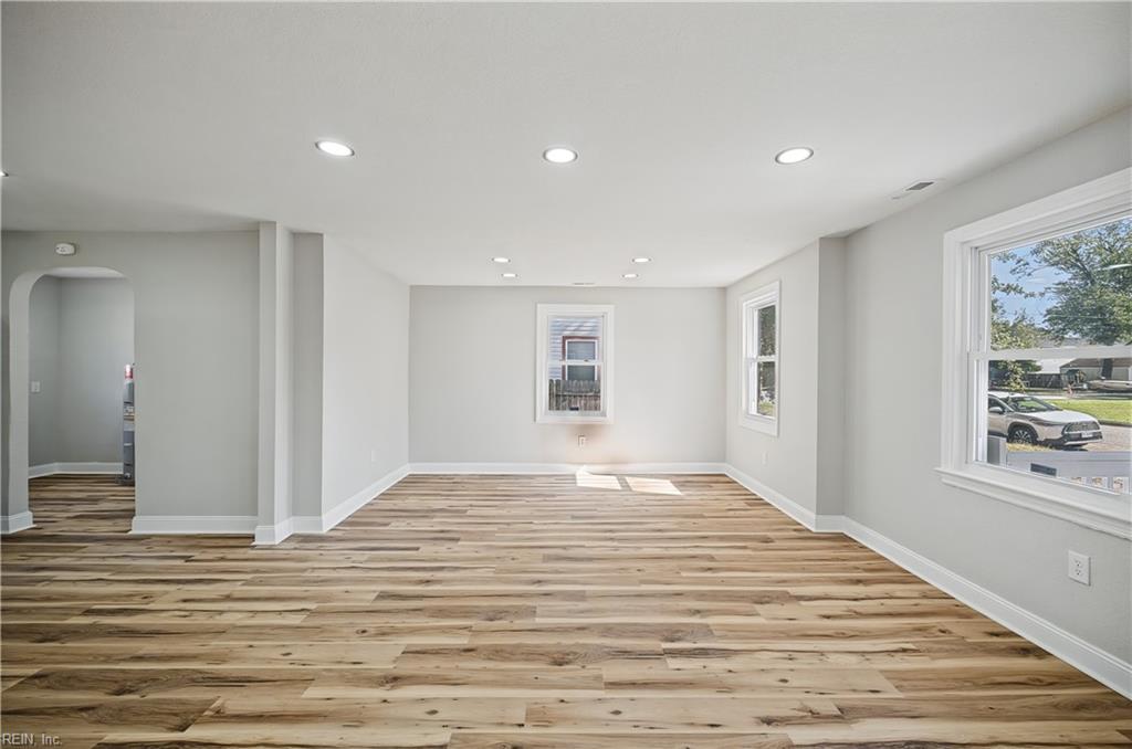 4004 Clifford St Property Photo 23