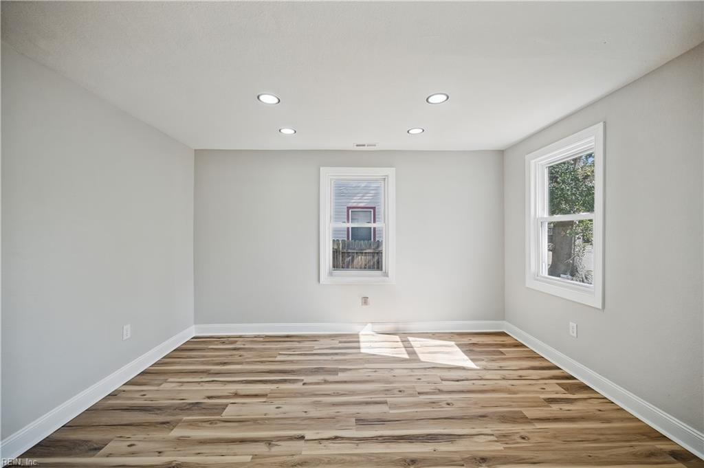 4004 Clifford St Property Photo 24