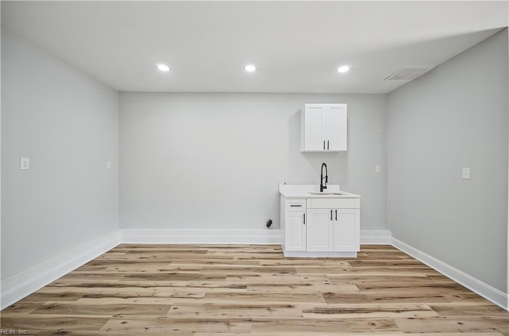 4004 Clifford St Property Photo 25
