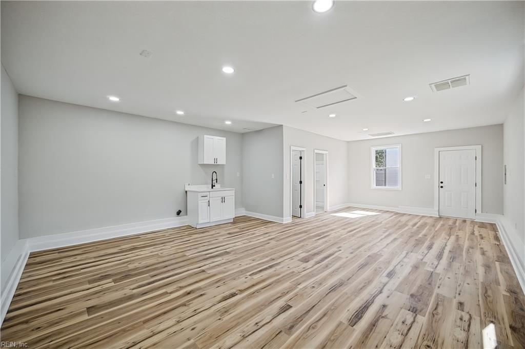 4004 Clifford St Property Photo 26