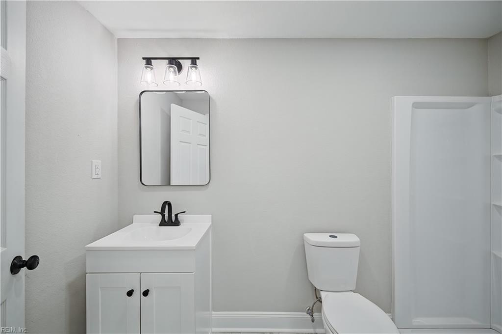 4004 Clifford St Property Photo 27
