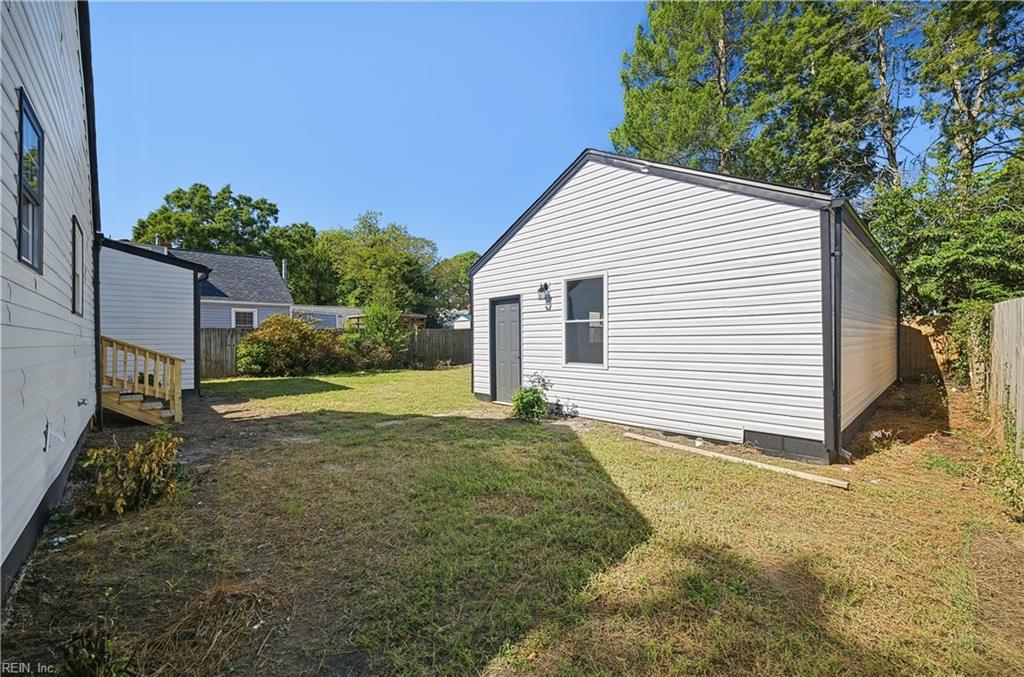 4004 Clifford St Property Photo 33