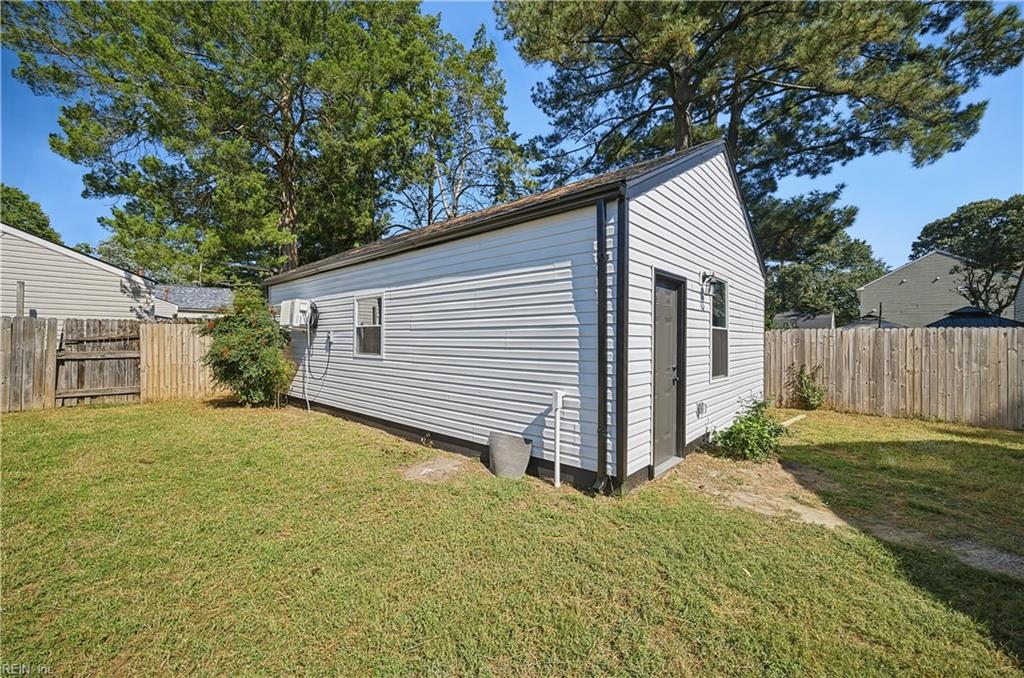 4004 Clifford St Property Photo 35