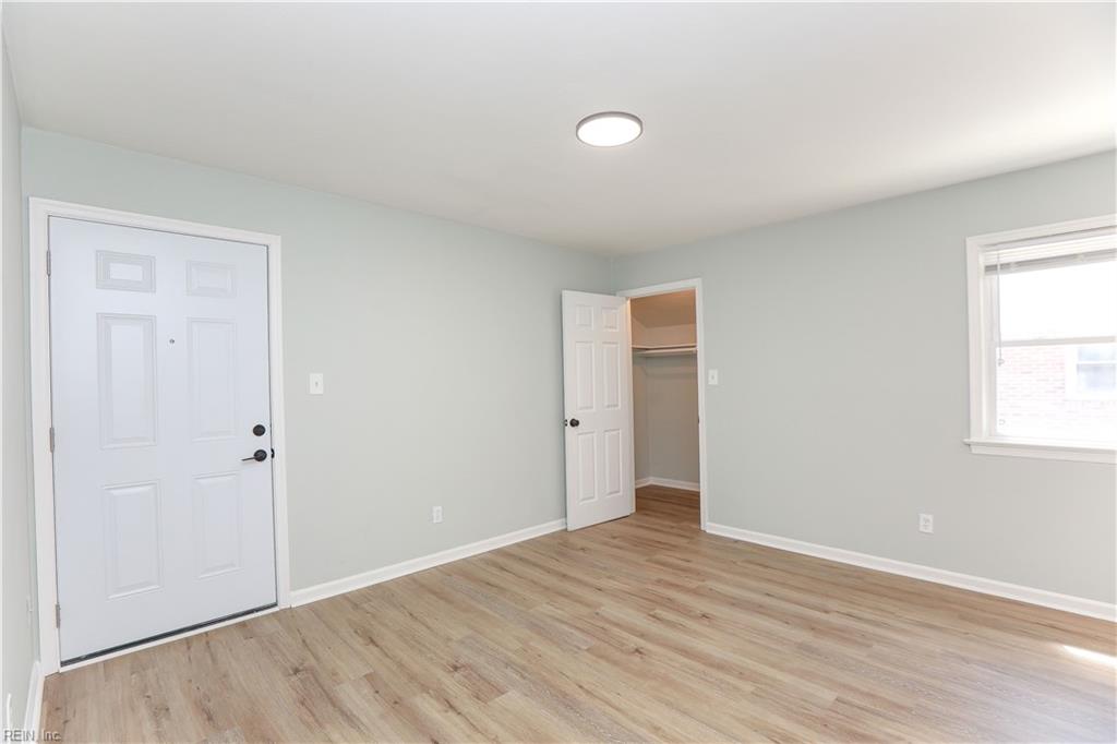 2709 Azalea Garden Rd Property Photo 2