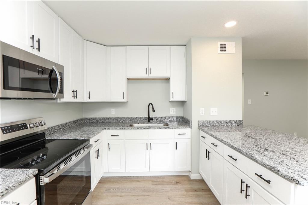 2709 Azalea Garden Rd Property Photo 6