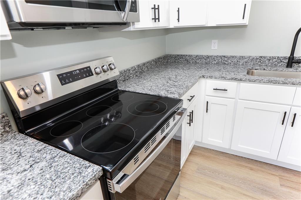 2709 Azalea Garden Rd Property Photo 7