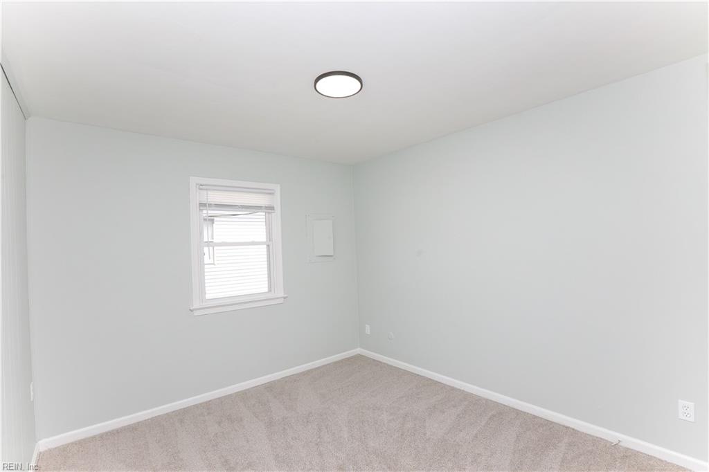 2709 Azalea Garden Rd Property Photo 11