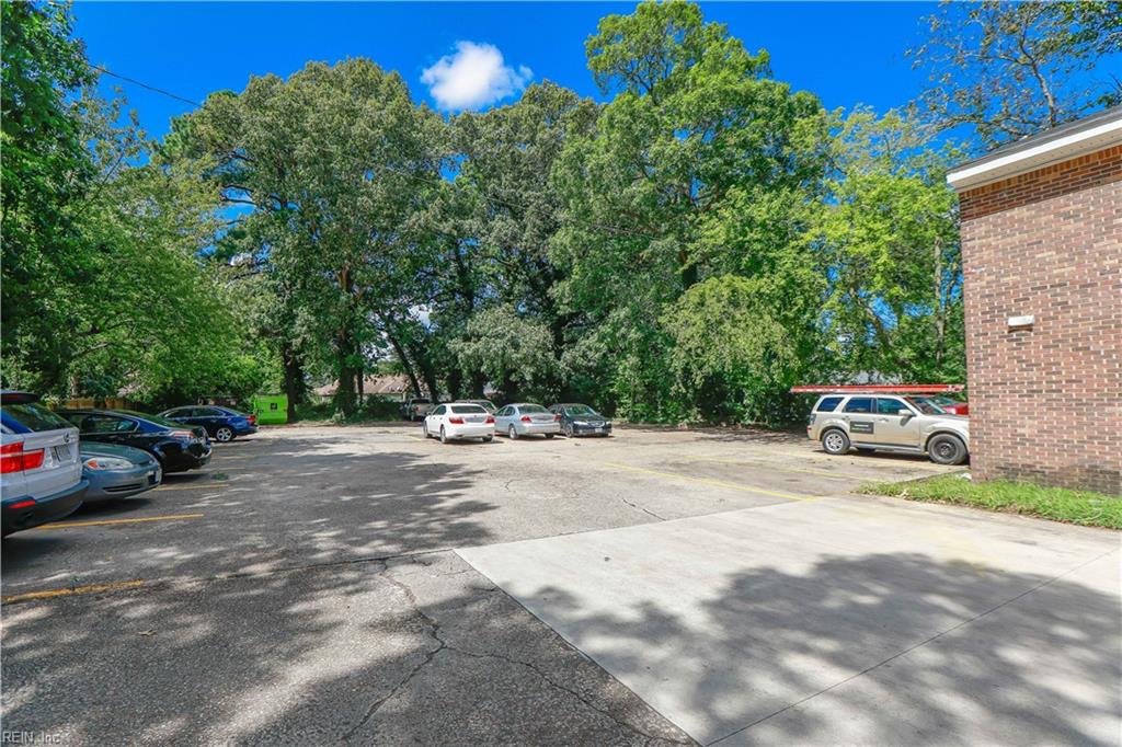 2709 Azalea Garden Rd Property Photo 22