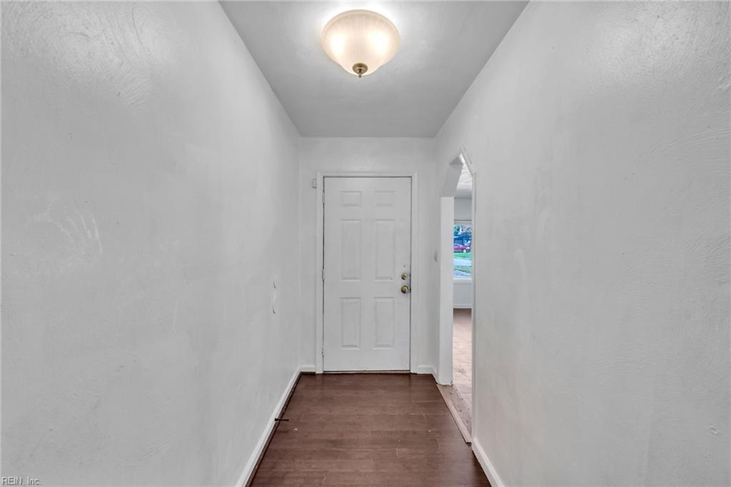 700 Saxon Ct Property Photo 9