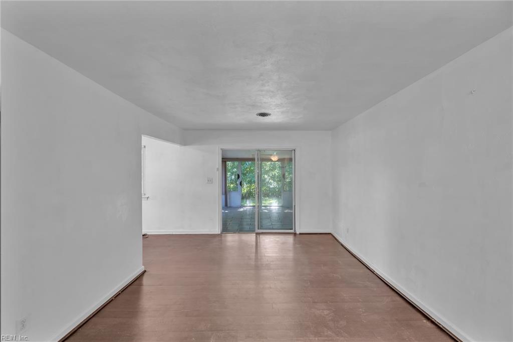 700 Saxon Ct Property Photo 13