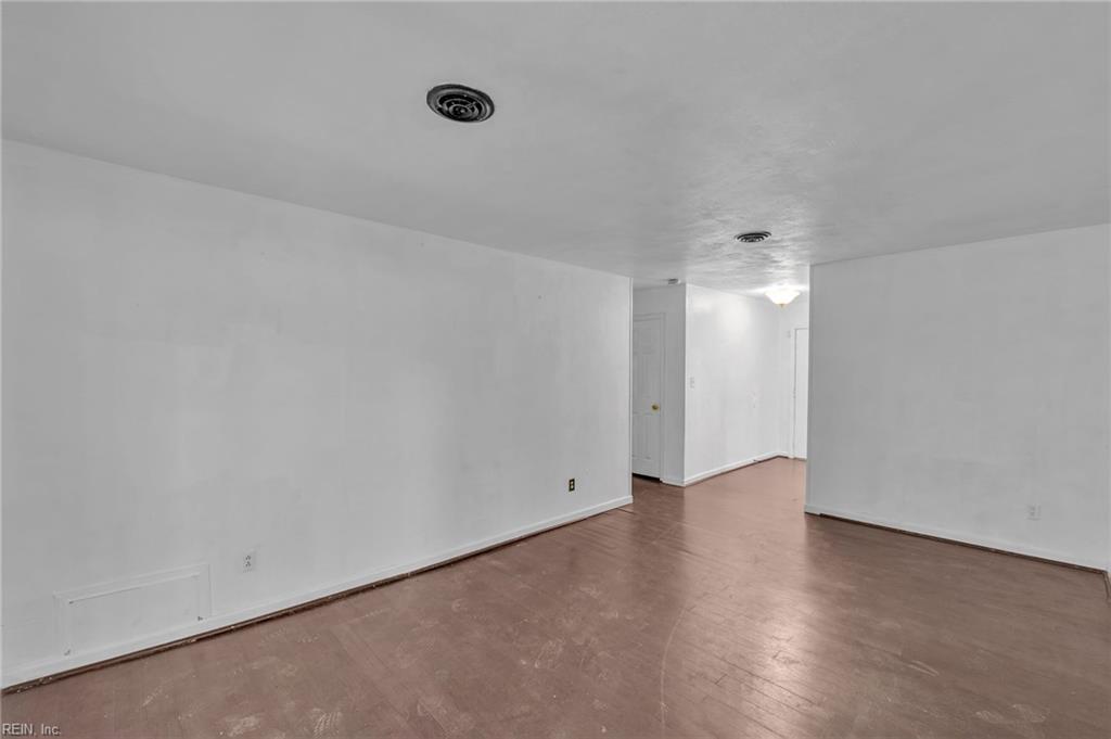 700 Saxon Ct Property Photo 15