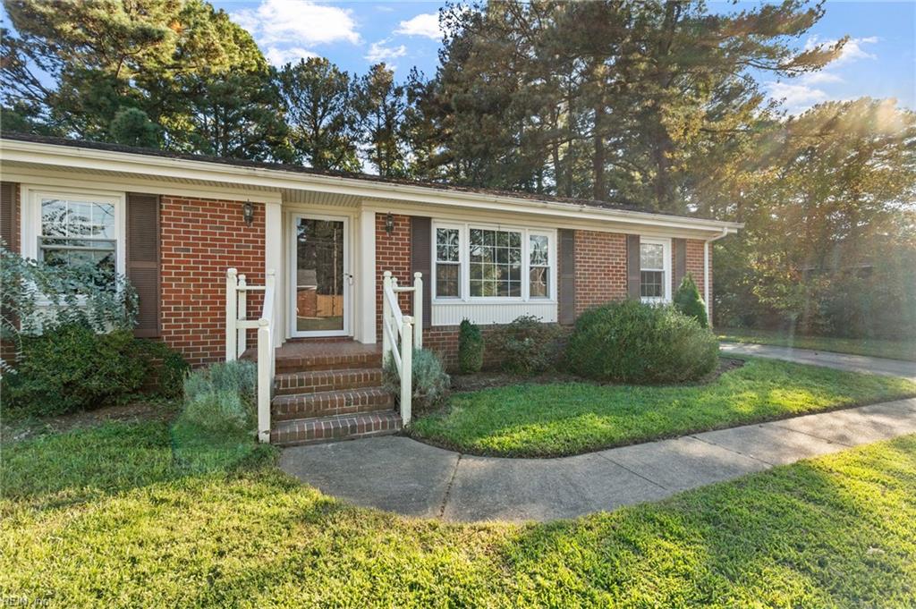 5817 Craneybrook Ln Property Photo 4