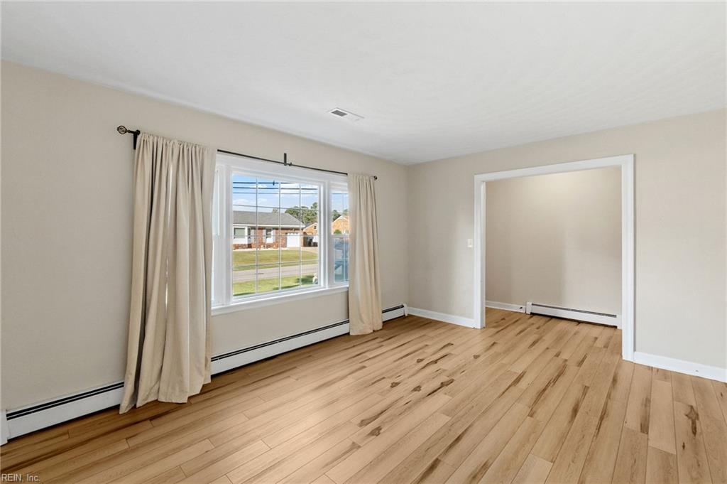 5817 Craneybrook Ln Property Photo 6