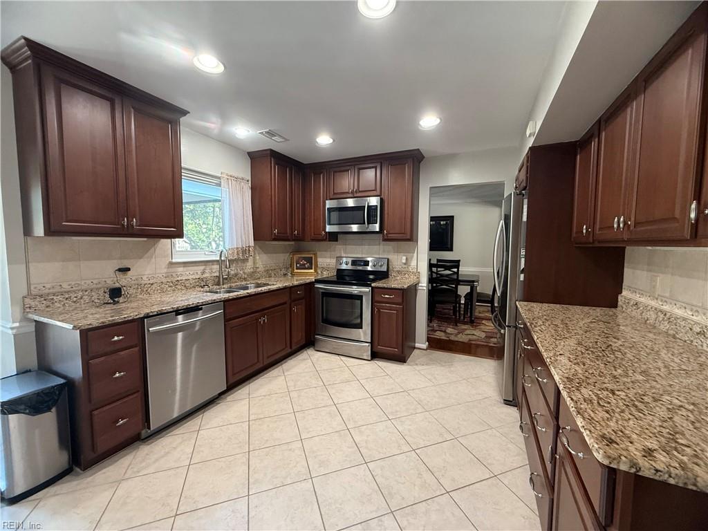 416 Mishannock Way Property Photo 13