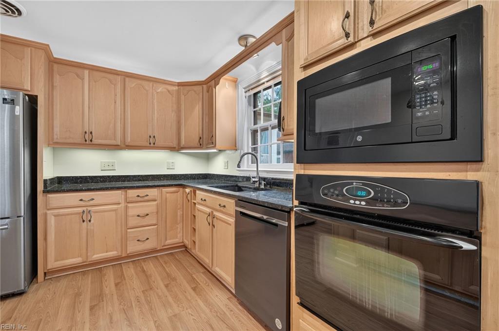 6013 S River Rd Property Photo 11