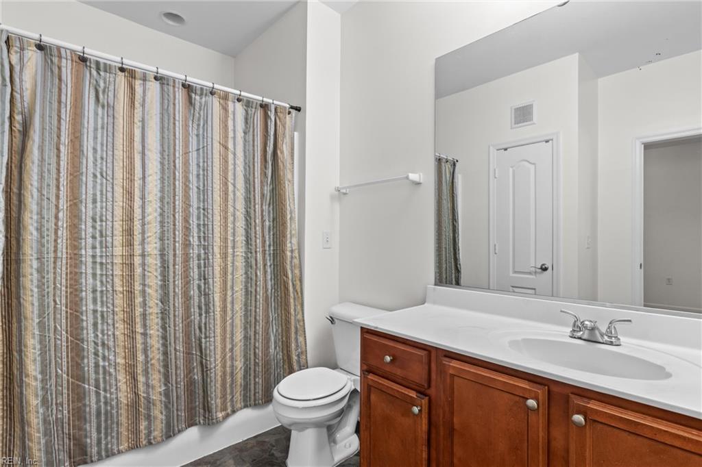 932 Southmoor Dr Property Photo 13