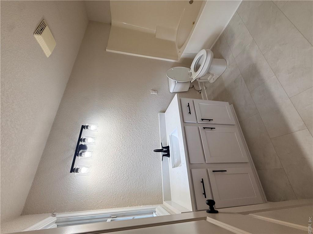 1509 Chessington Ct Property Photo 11