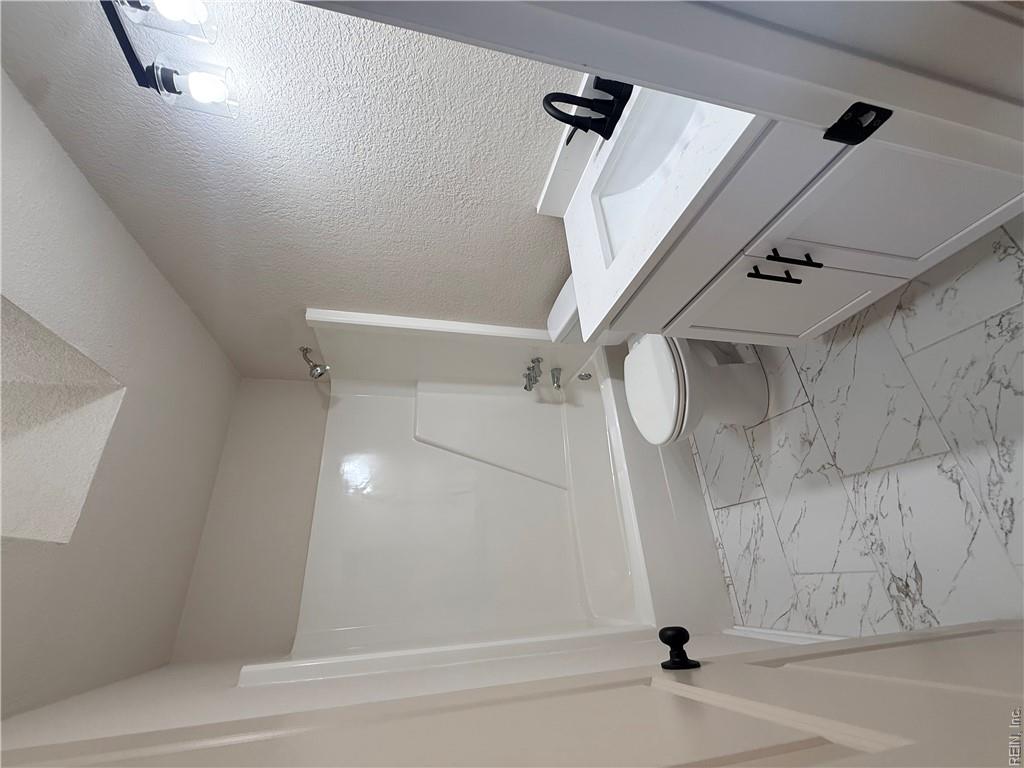 1509 Chessington Ct Property Photo 14