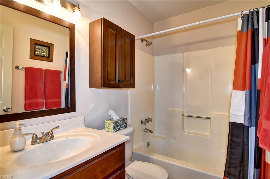 4208 Macarthur Rd Property Photo 14