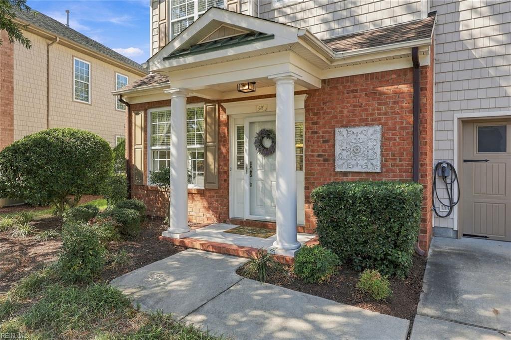 518 Silk Tree Ln Property Photo 4