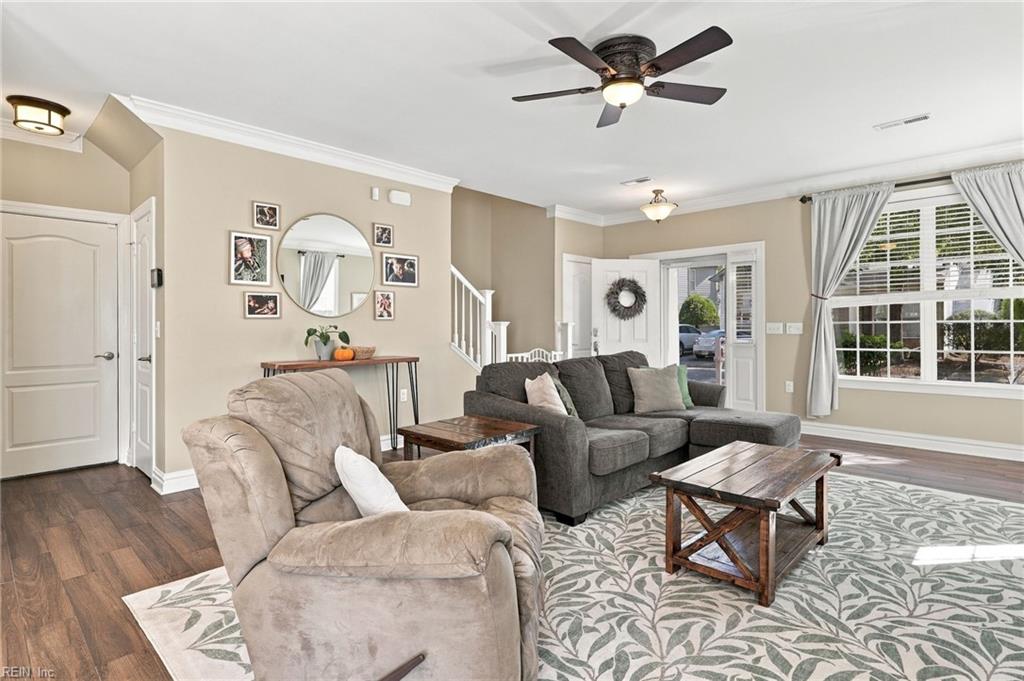 518 Silk Tree Ln Property Photo 7