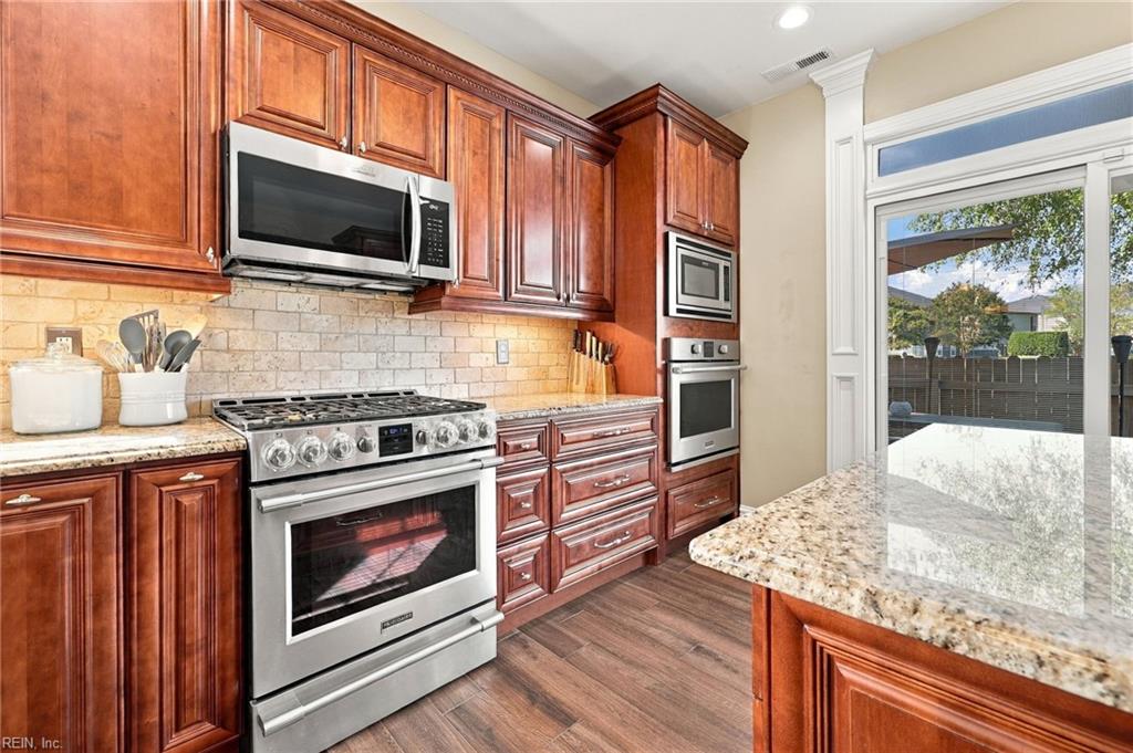 518 Silk Tree Ln Property Photo 12