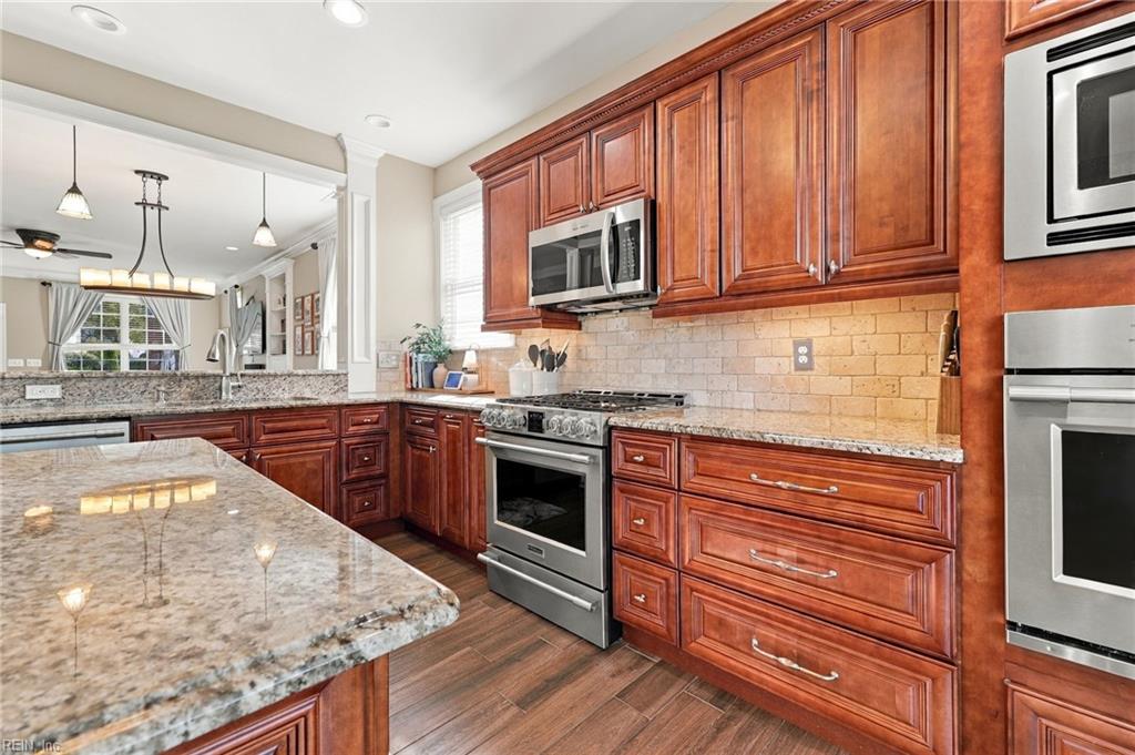 518 Silk Tree Ln Property Photo 16