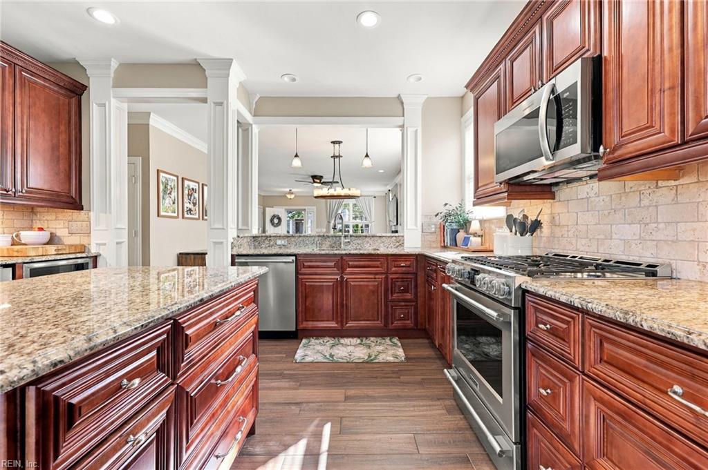 518 Silk Tree Ln Property Photo 17