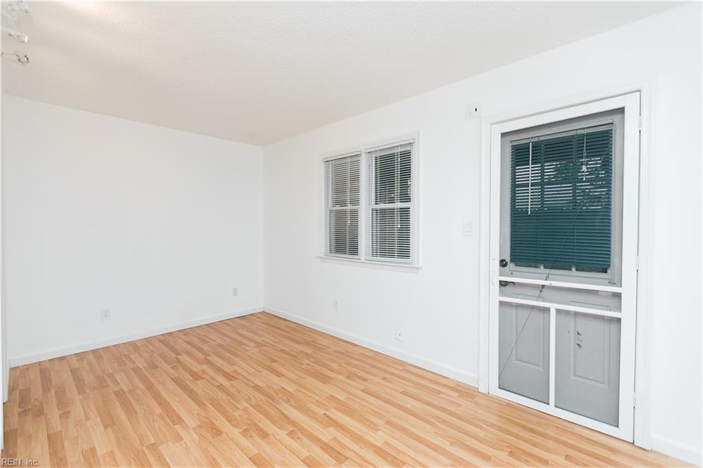 808 Baltic Walk Property Photo 7