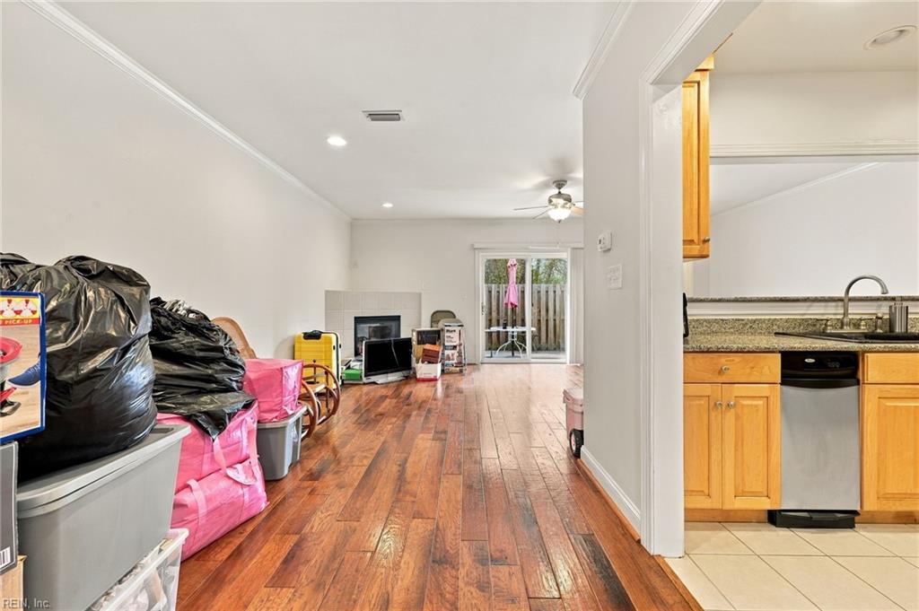 1123 Arlynn Ln Property Photo 3
