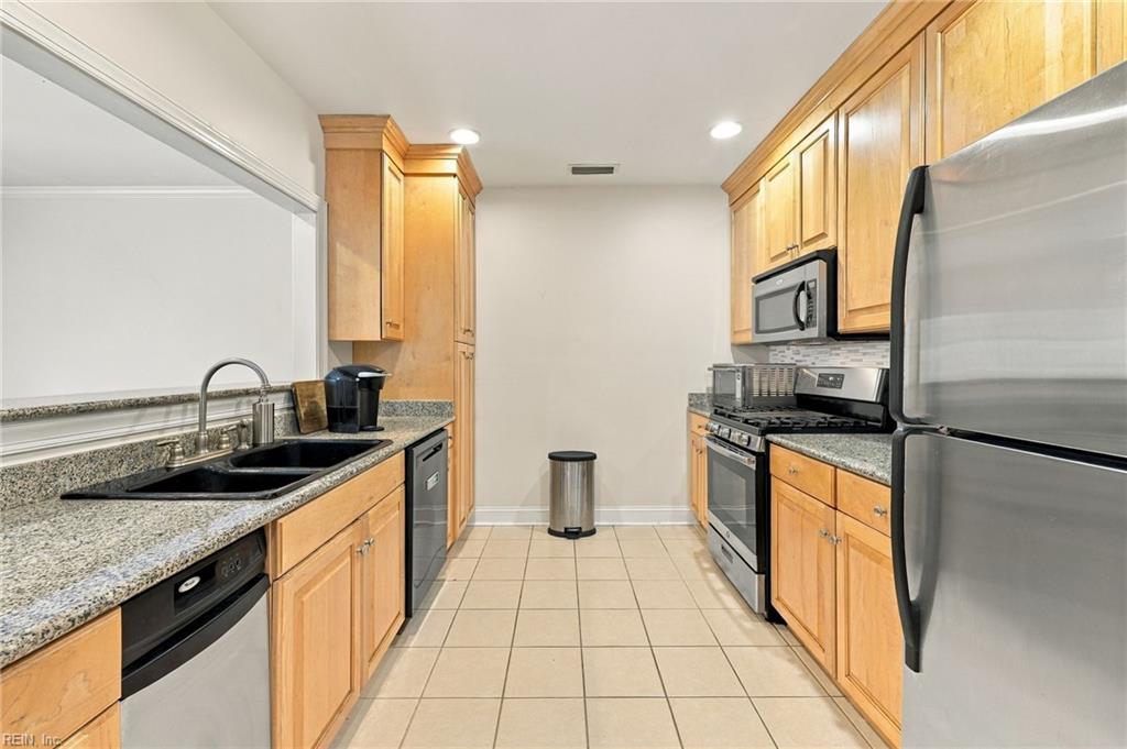 1123 Arlynn Ln Property Photo 4