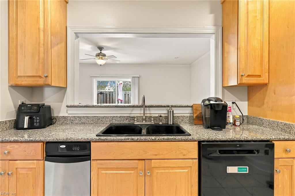 1123 Arlynn Ln Property Photo 6
