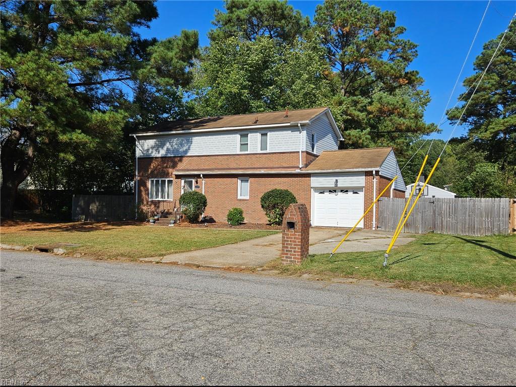 1217 Spruce Ln Property Photo 4