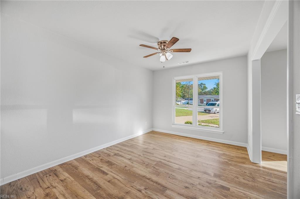 2504 Decathlon Cres Property Photo 6