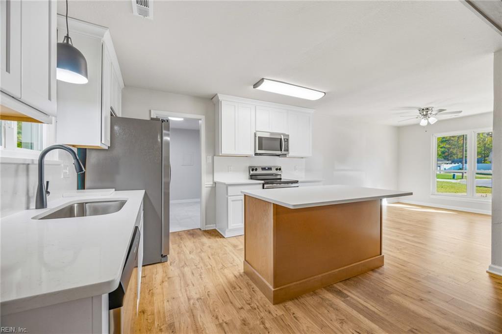 2504 Decathlon Cres Property Photo 10