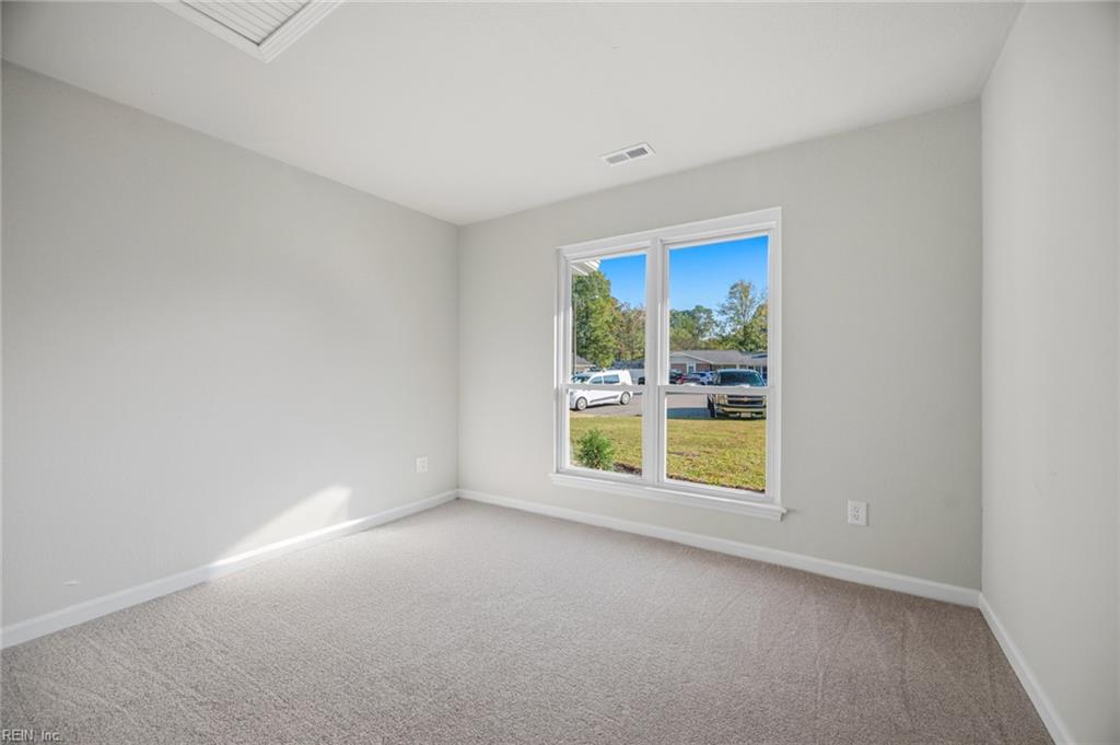 2504 Decathlon Cres Property Photo 19