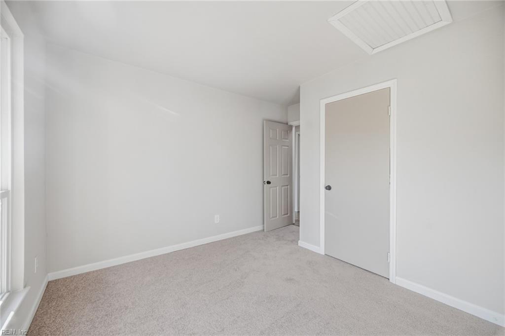 2504 Decathlon Cres Property Photo 20