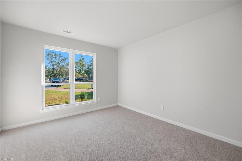 2504 Decathlon Cres Property Photo 21