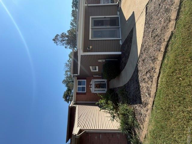 1318 Wakefield Dr Property Photo 1