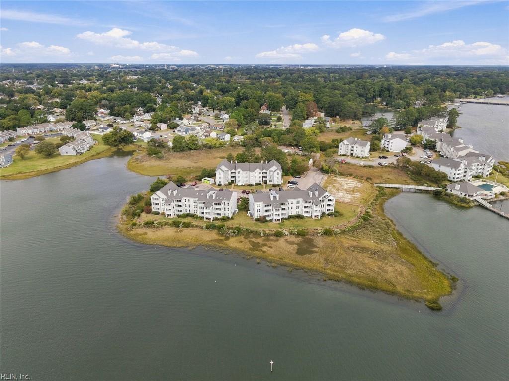 226 Island Cove Ct Property Photo 1