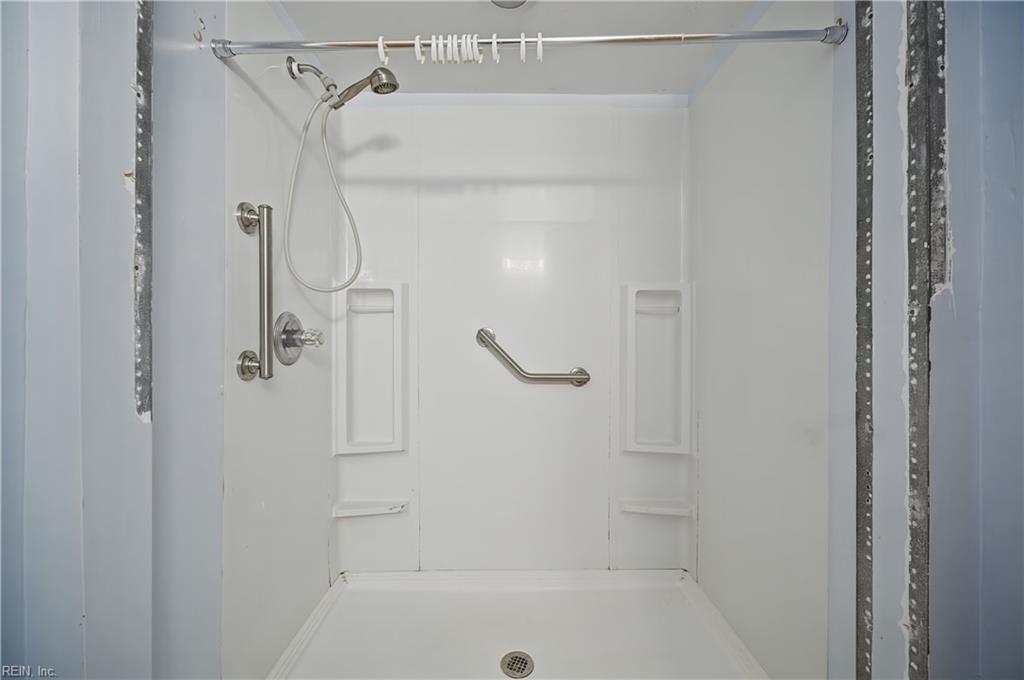 2220 Capri Cir Property Photo 23