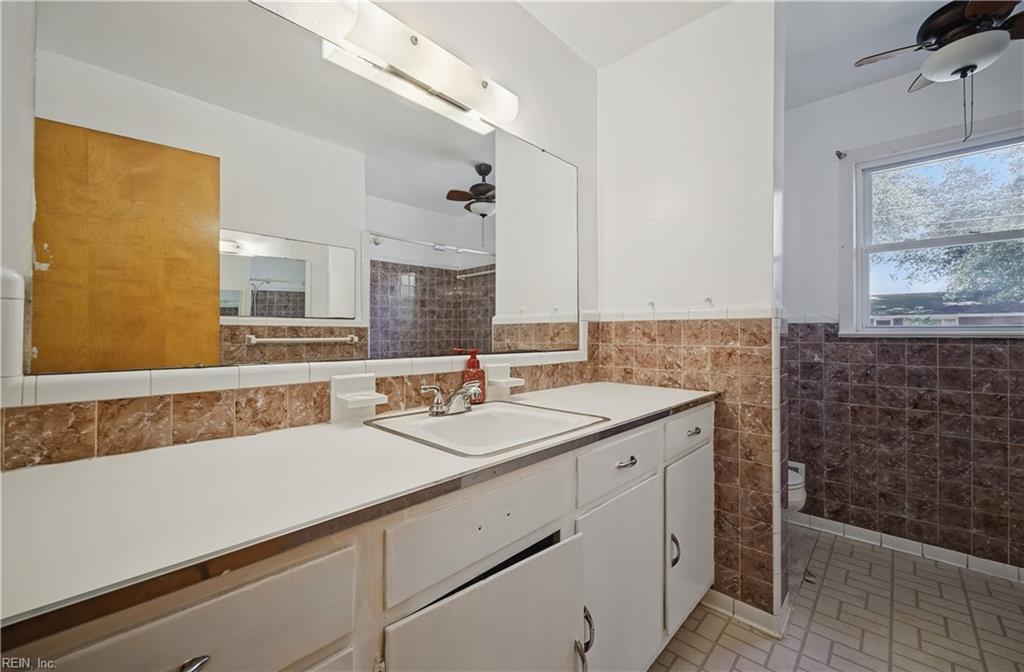 2220 Capri Cir Property Photo 27